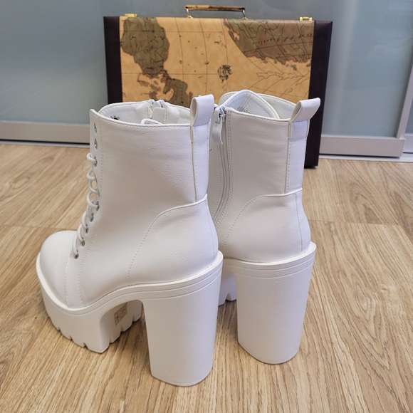 White Platform booties - Picture 7 of 9
